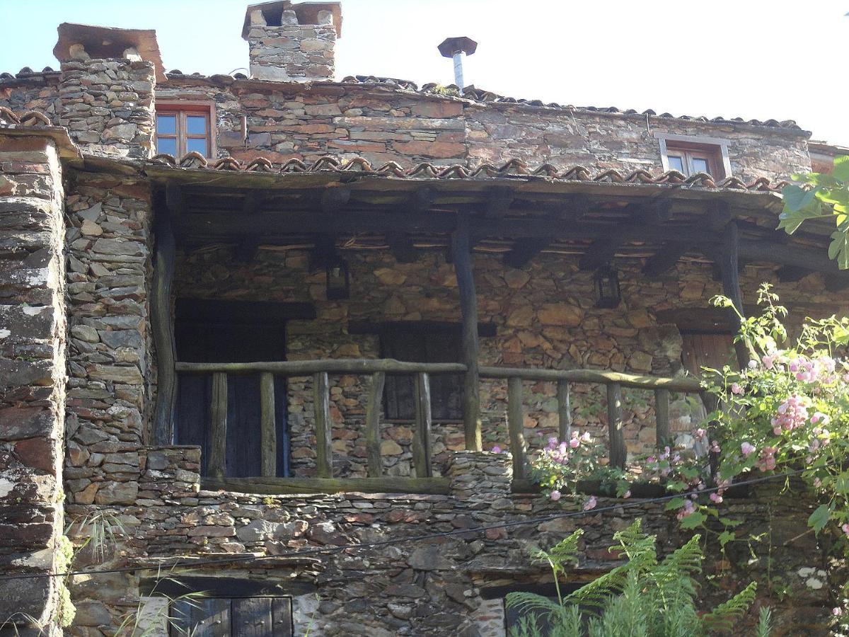 Casa Dos Livros Villa Talasnal Bagian luar foto